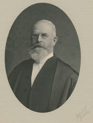 Black & white oval portrait photo of Sir William Mulock